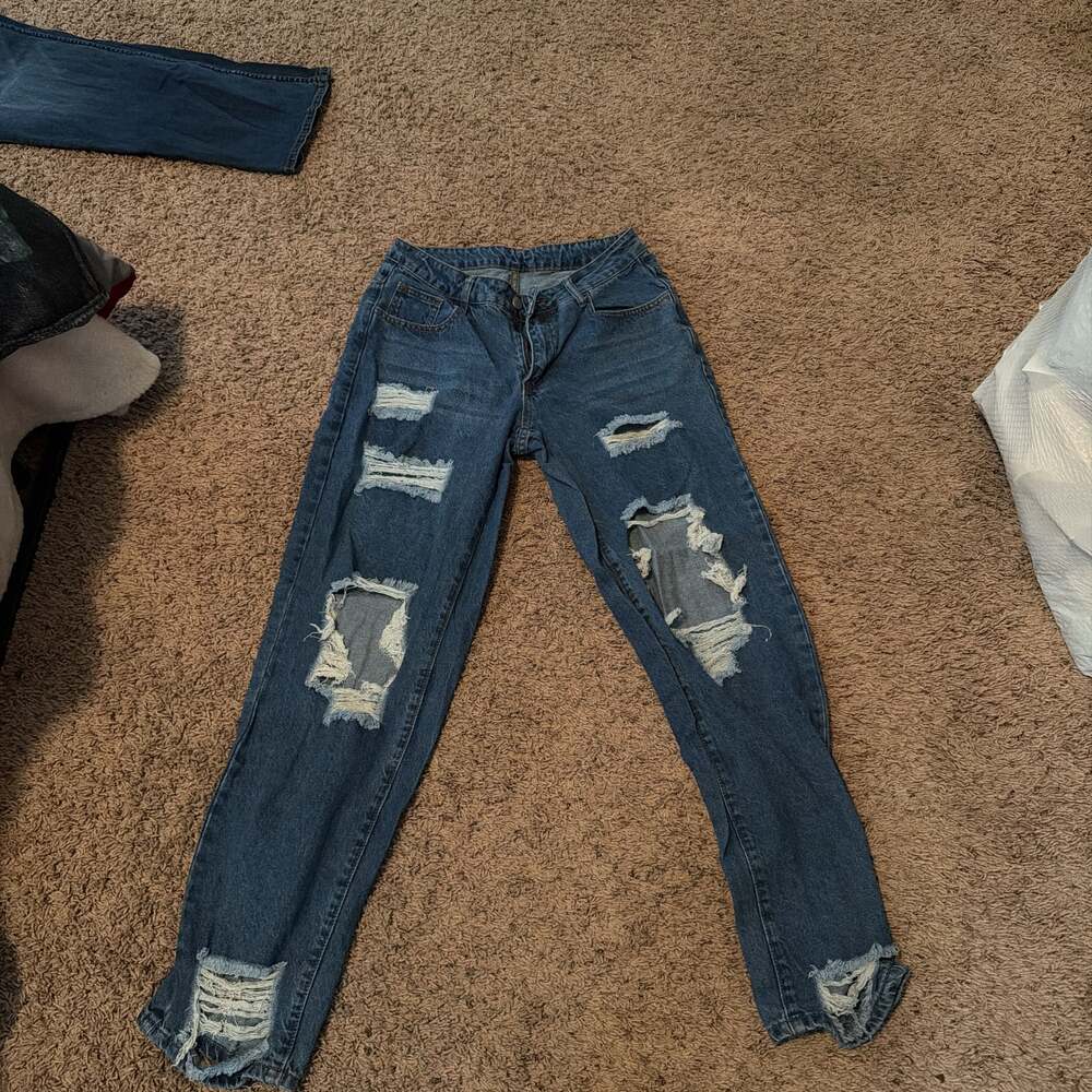 Distressed Straight Leg Jeans